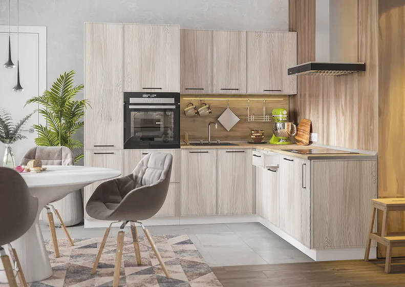 Кухня Либерти - длина 2,4 м, ширина 2,22 м