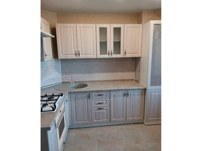 Кухня Империя - длина 2,45 м, ширина 2,05 м